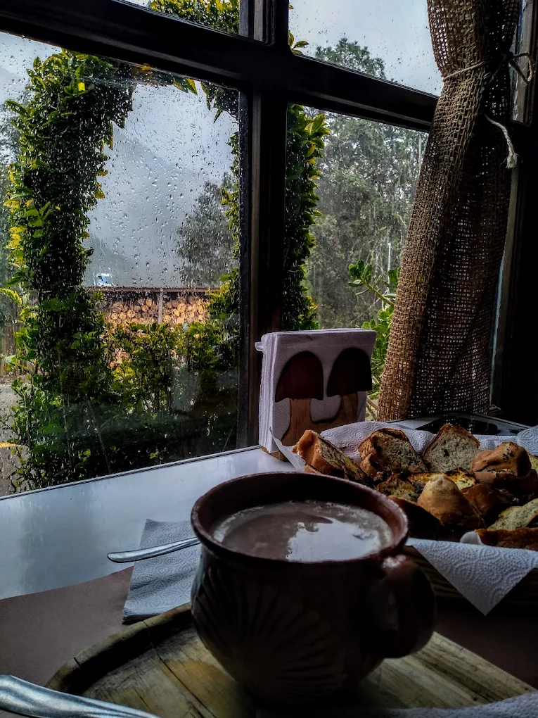 Chocolate Serrano en taza de barro